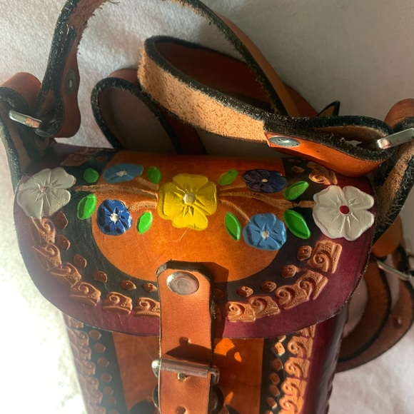 Mexican leather crossbody purse/ small camera case - Picture 3 of 10
